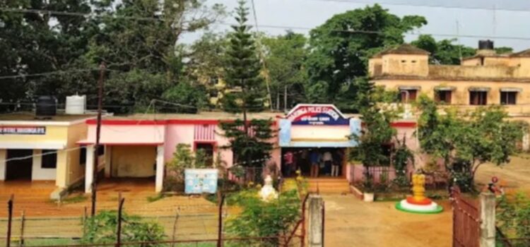 ପାରିବାରିକ ଦୁଶ୍ଚିନ୍ତାରେ ଜୀବନ ହାରିଲେ ଶିକ୍ଷକ